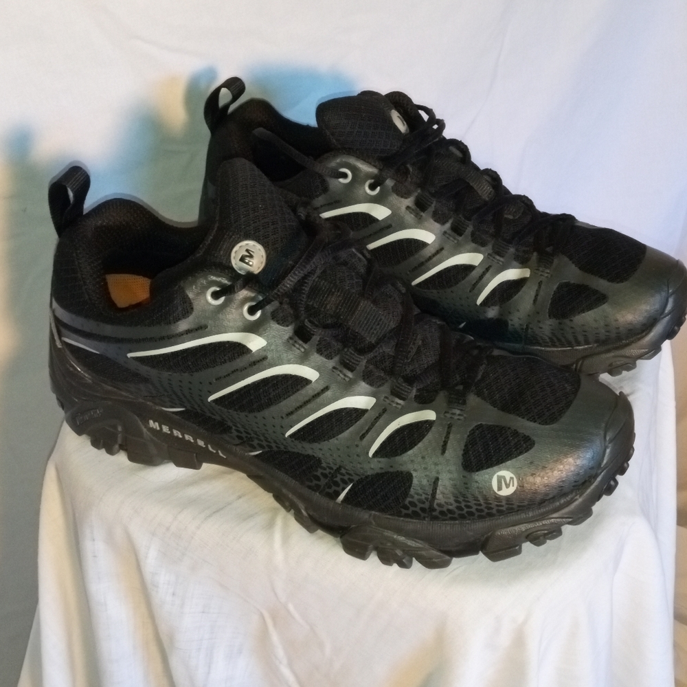 Men's Merrell Outmost Vent Hiking Shoes size 10.5